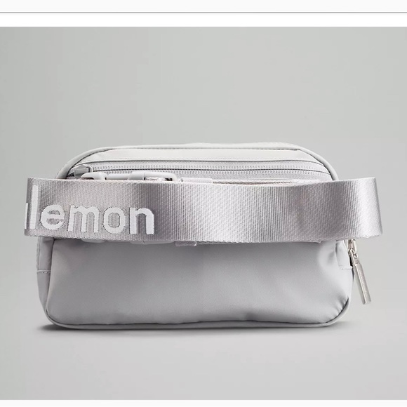 Lululemon everyday belt bag. NIP with tags. Silver drop white color in 1L. - Picture 3 of 6